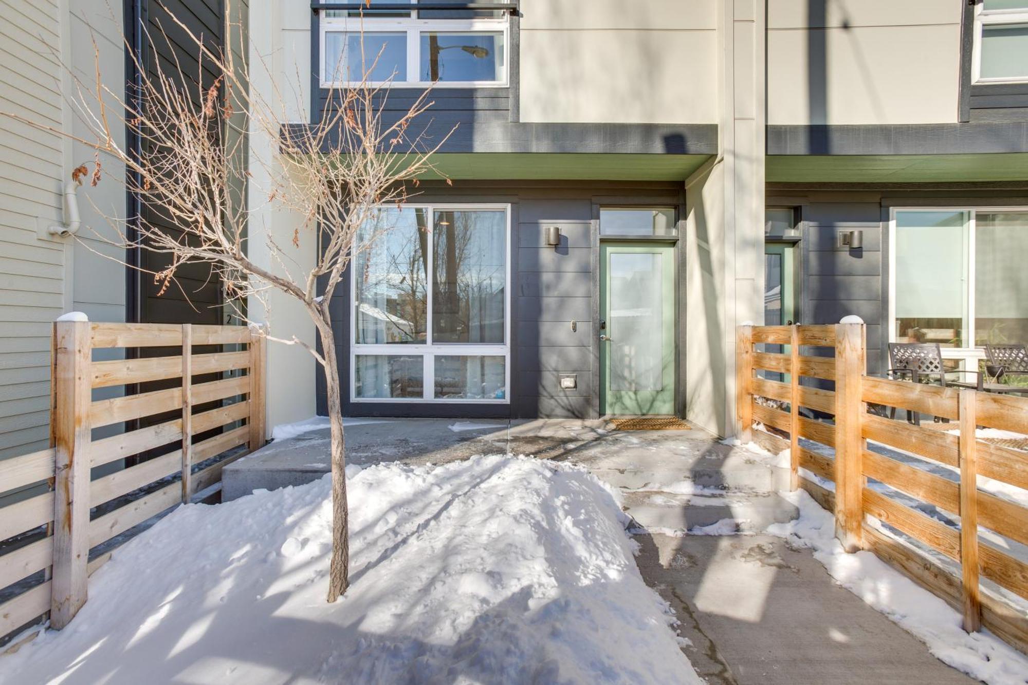 Modern Townhome Rooftop Hot Tub And Mtn View *